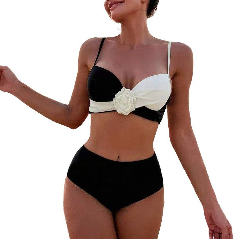Dame Bikini-sæt med moderigtig blomsterdetalje Stilla