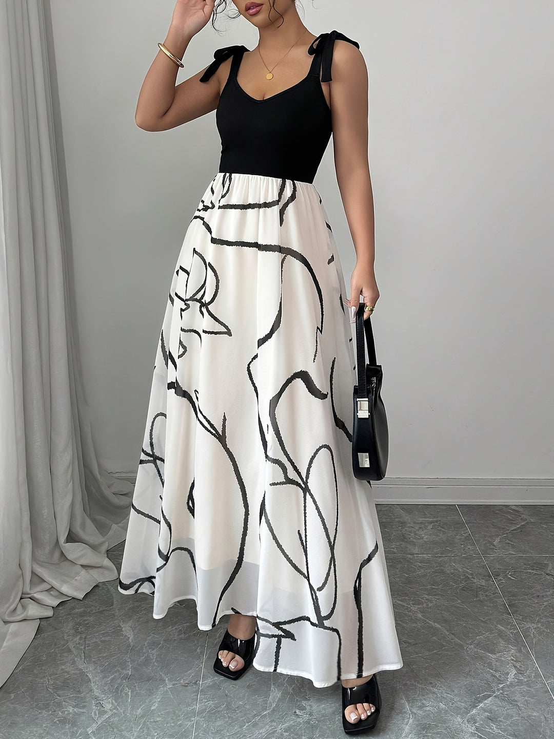 Femme Maxi Kjole med Kunstnerisk Design Stilla
