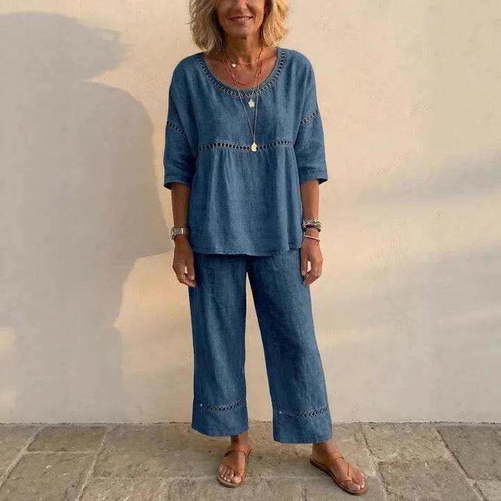 Kvinders komplette loungewear sæt lavet af linned med luftig pasform og blonde detaljer Skovae