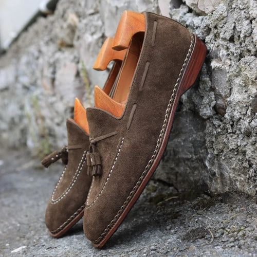 Herrer ruskinds slippers med dekorative kvaster Stilla
