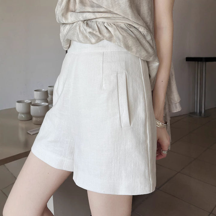 Dame elegante shorts i minimalistisk stil med høj talje og praktiske lommer Stilla