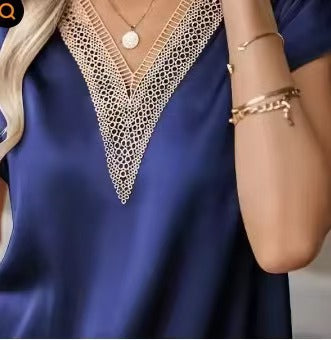 Damebluse med elegant spidsbesætning Skovae