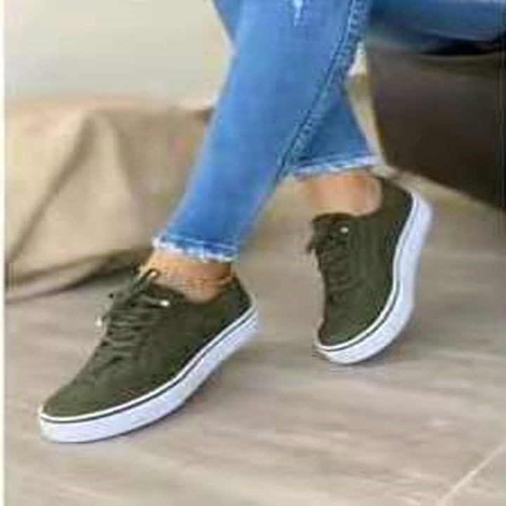 Dame Sneakers med moderigtigt tekstilovermateriale og dæmpende sål Stilla