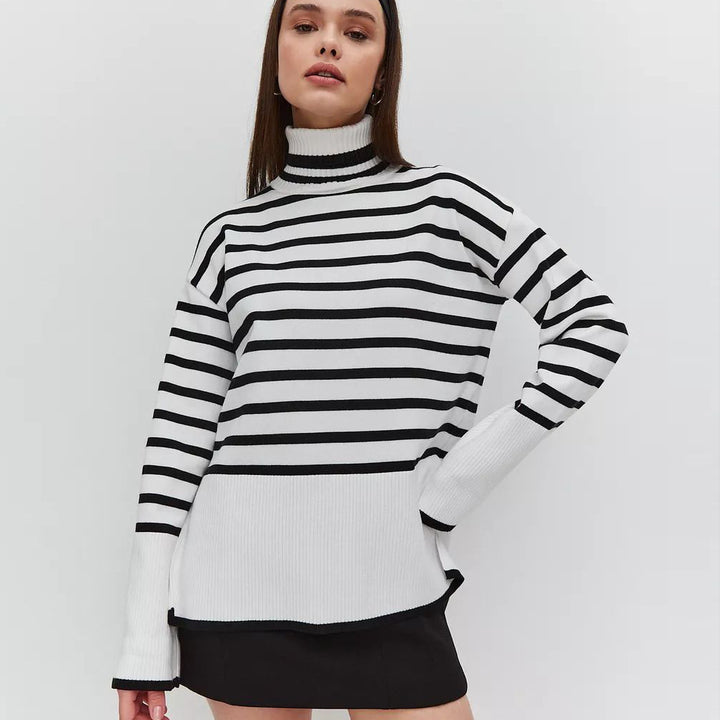 Dame stribet pullover med rullekrave og struktureret design Stilla