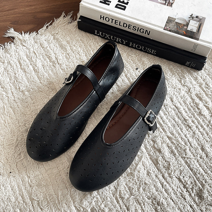 Dame Ballerinas med justerbar rem og elegant perforering Stilla