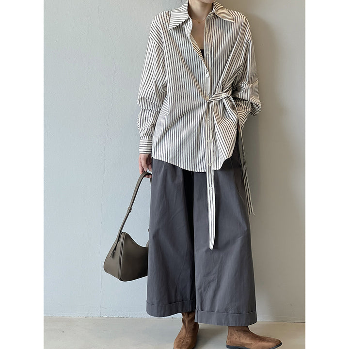 Dame afslappet bluse med V-hals og stribet design Stilla