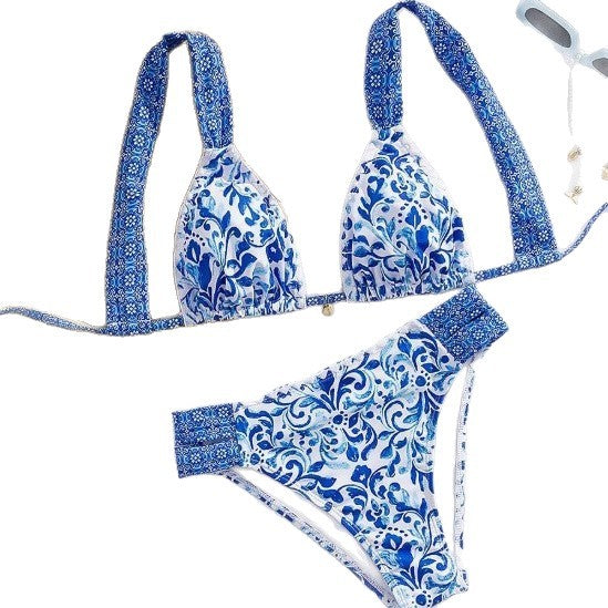 Dame bikini med dekorative volanger og elegant mønster Skovae
