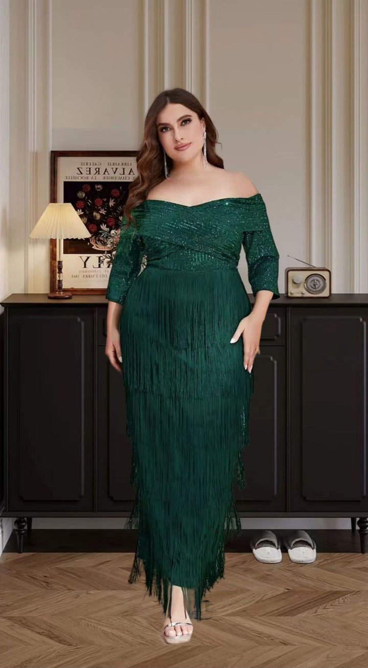 Dame aftenkjole med elegant frynse-design og glitrende accenter Stilla