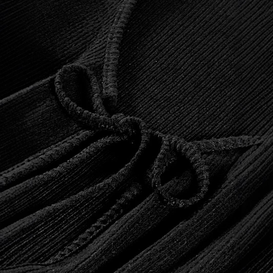 Dame moderigtig crop-pullover med raffinerede fjer på ærmerne Stilla