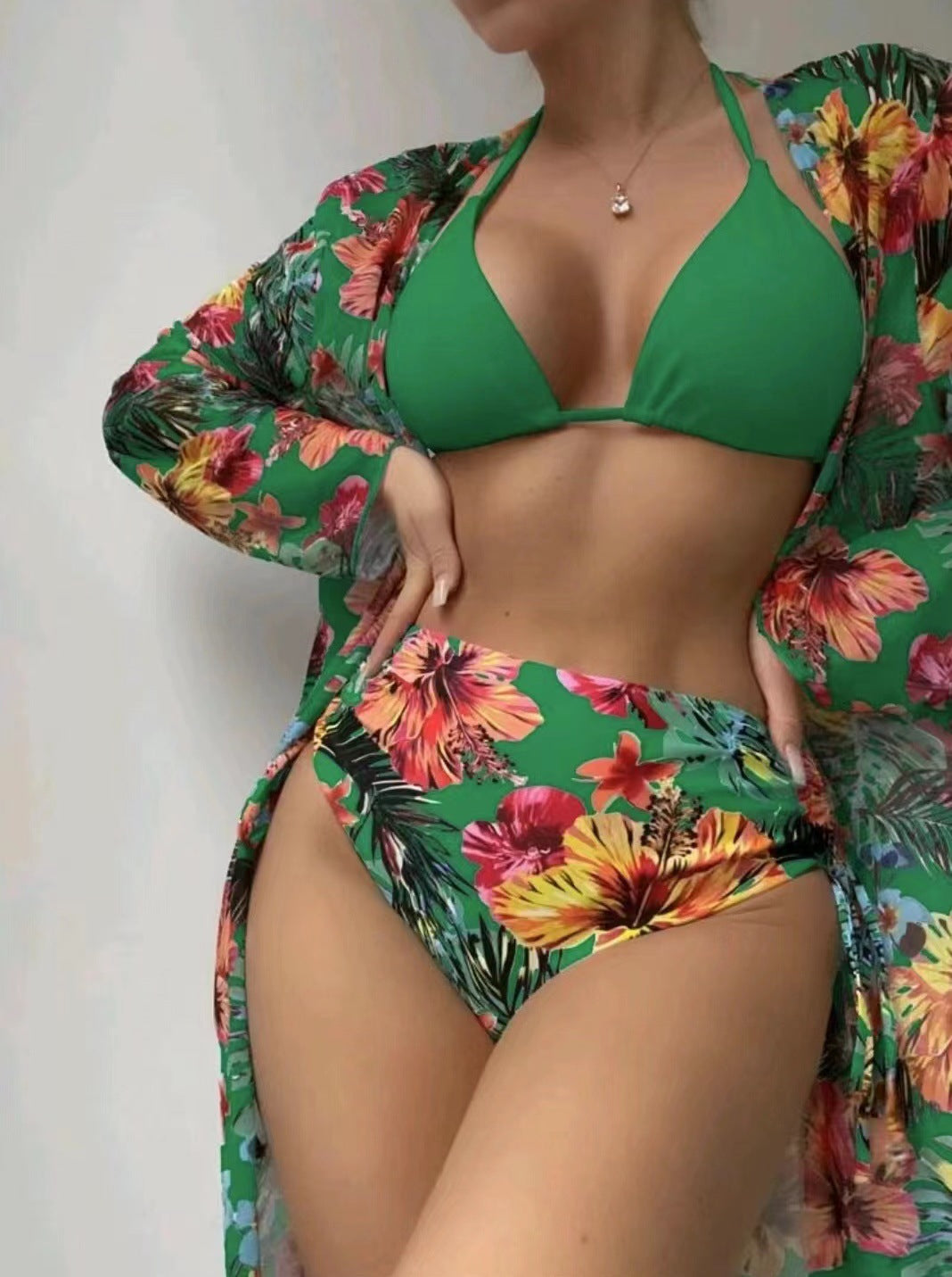 Dame Bikini-sæt med elegant blomsterdesign og høj benudskæring Stilla
