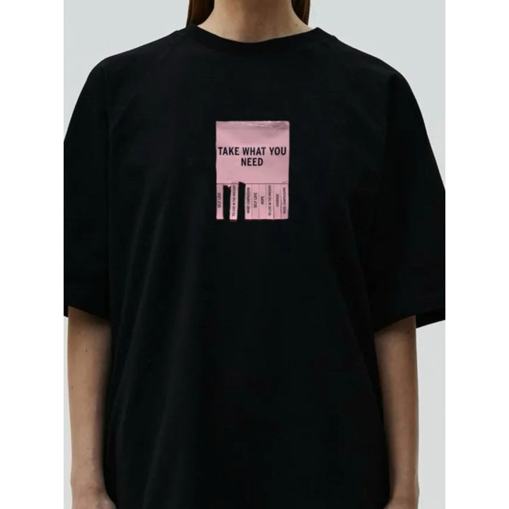 Dame T-shirt med kreativt statementsprint Stilla