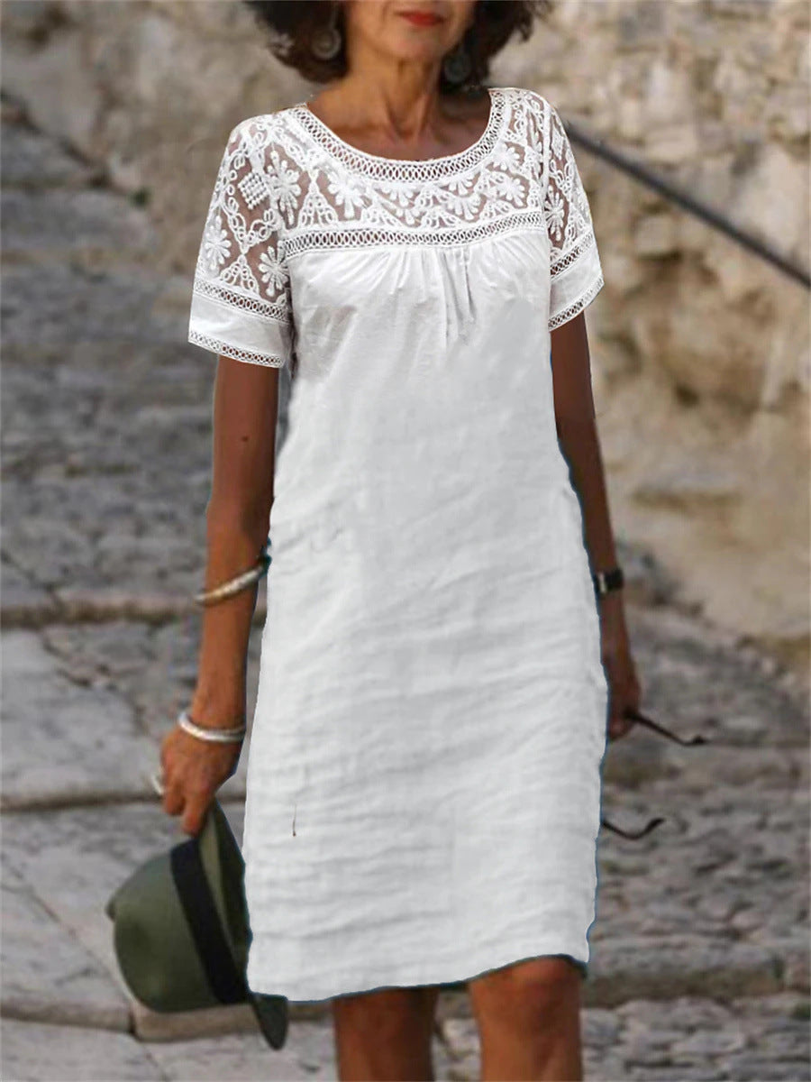 Dame fritidskjole med elegant broderet overdel og løs pasform Stilla