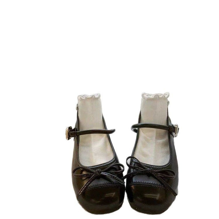 Dame Ballerinas med høj kvalitet glans og elegant remdesign Stilla