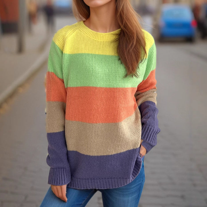 Kvinders stribede strikket sweater med en afslappet pasform og farverigt design Stilla