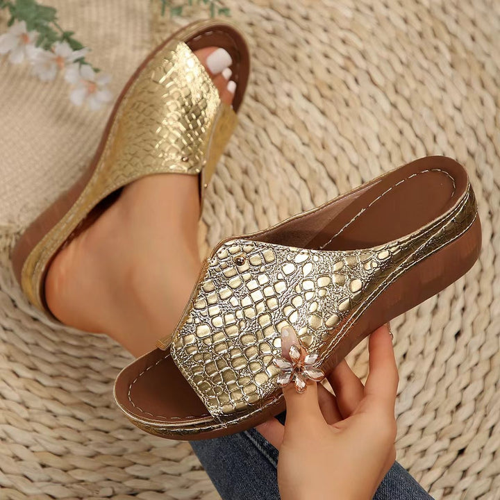 Dame Elegante og stilfulde slippers med dekorativt blomsterdetail Stilla