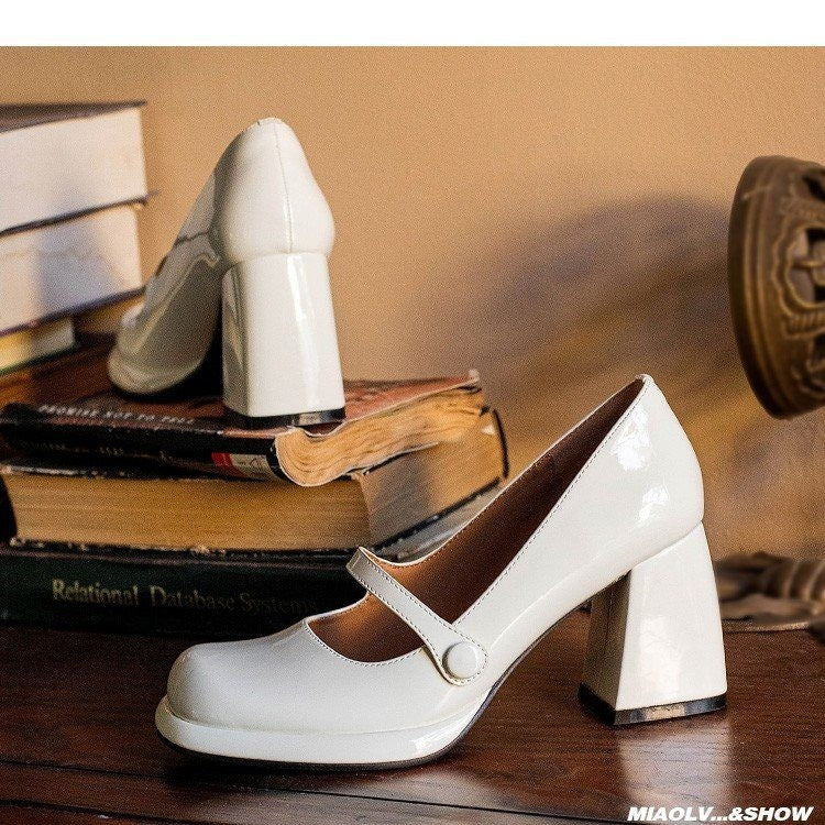 Dame Højhælede Pumps med gennemsigtig hæl og elegant spænde dekoration Stilla