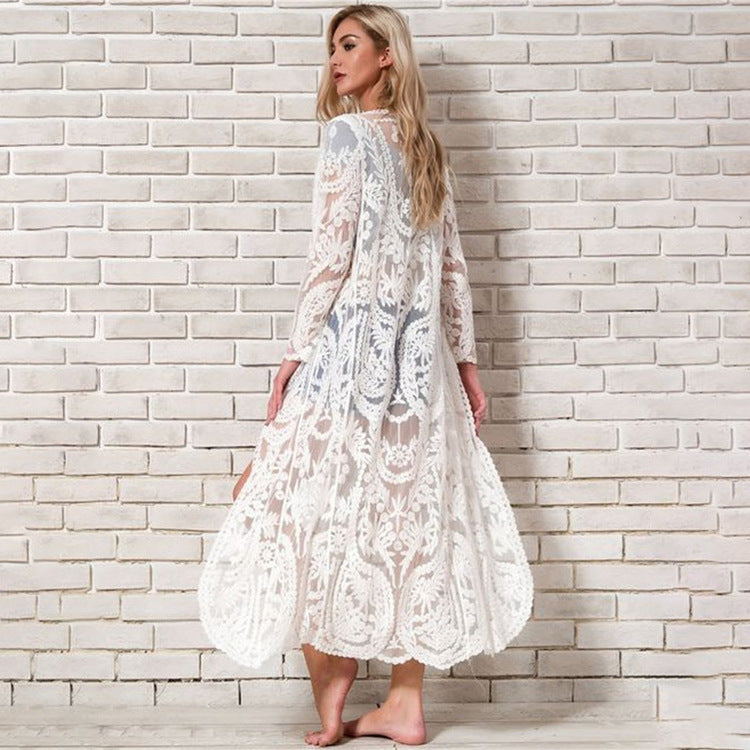 Dame lang blond kimono med blomsterdesign og sidesøm Stilla
