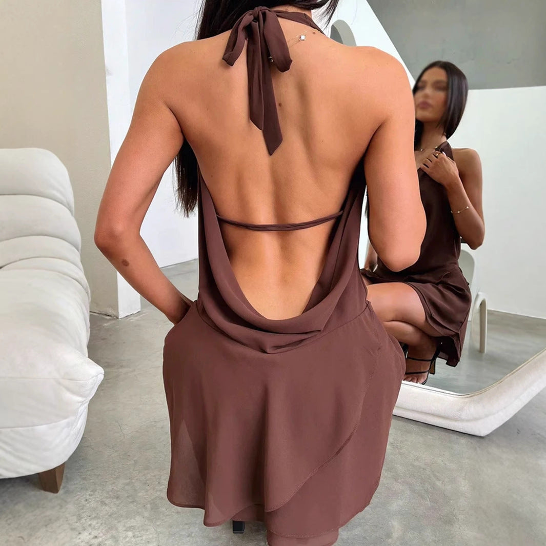 Dame minikjole med sofistikeret indpakningsudskæring og elegant draperingsdesign Skovae