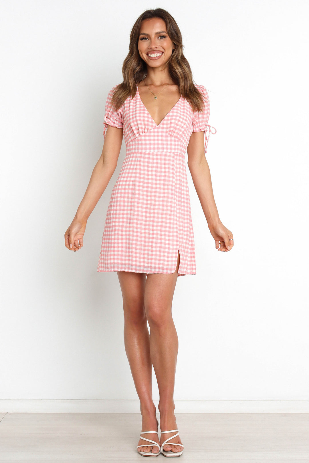 Dame Gingham Mini Kjole med Puffærmer og V-udskæring Detaljer Stilla
