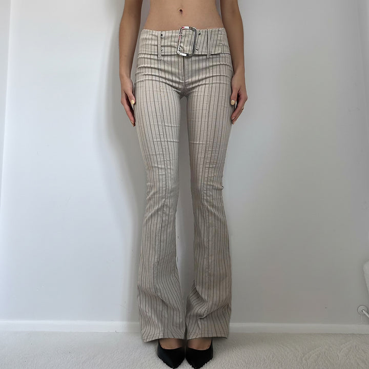 Damen elegante Flared-Hose mit tailliertem Gürtel und Streifenmuster Skovae