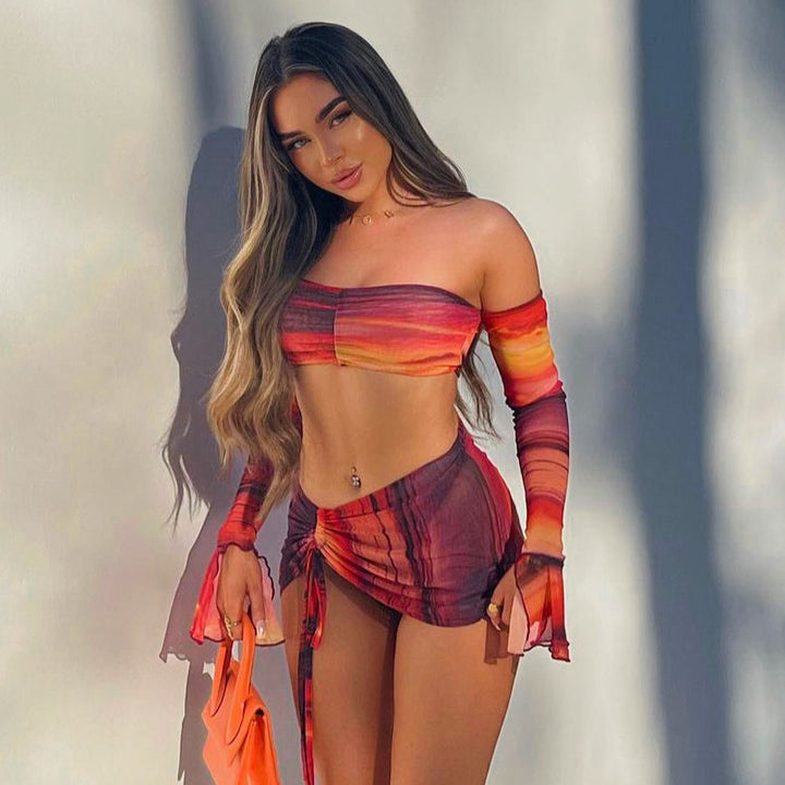 Dame sæt med skulderfri crop-top og stilret mini-nederdel Stilla