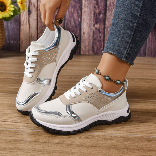 Dame Sporty Sneakers med moderigtigt metallic-detalje og åndbar overfladeteknologi Stilla