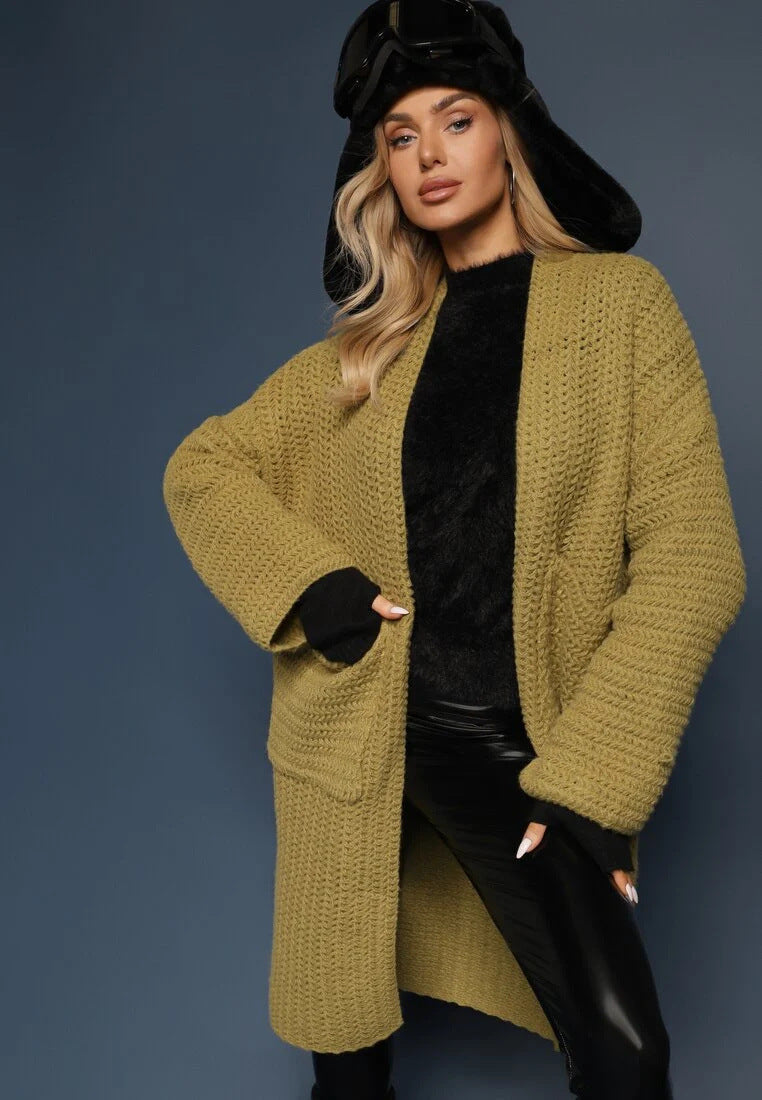 Kvinders oversized cardigan med dyb V-hals og praktiske lommer Stilla