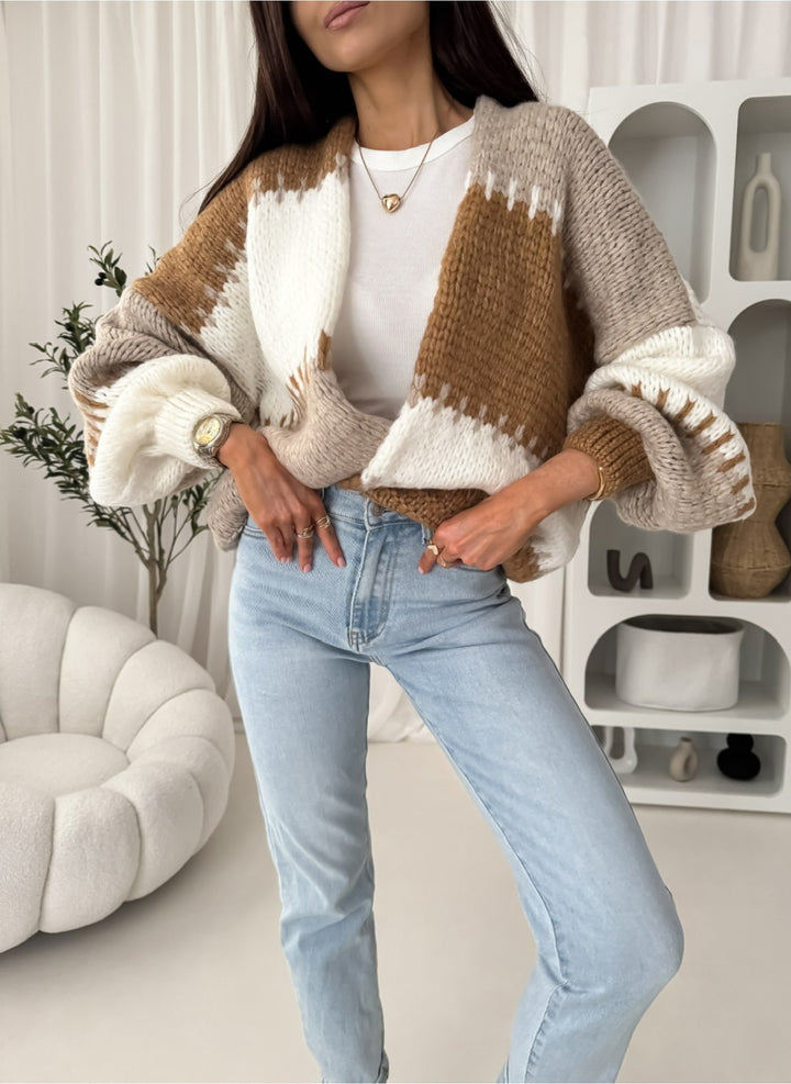 Kvinders afslappede cardigan med voluminøse ærmer og geometrisk mønster Stilla