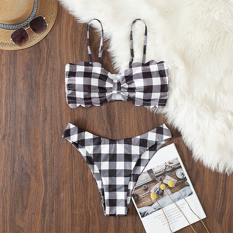 Dame bikinisæt med gingham-mønster og ruffles detaljer Stilla