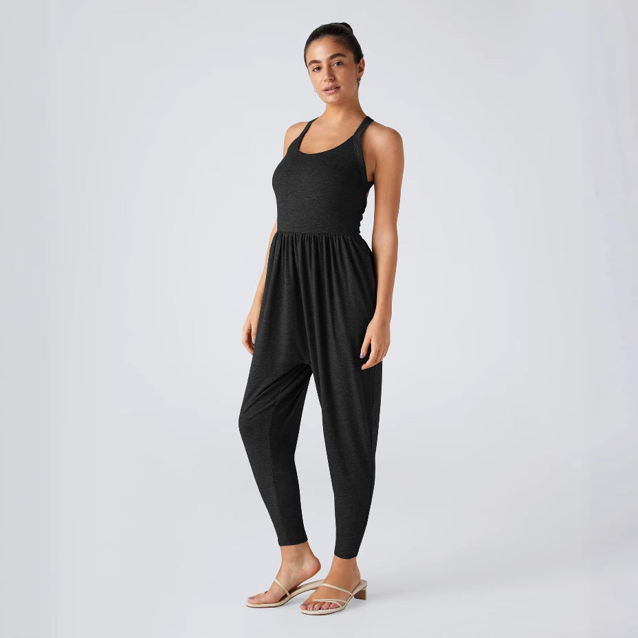 Dame jumpsuit med afslappet snit og praktiske sidelommer Stilla