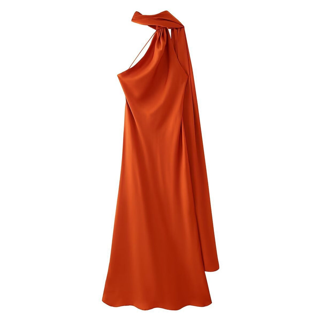 Femme Halter Neck Maxi Kjole med sidelids Stilla