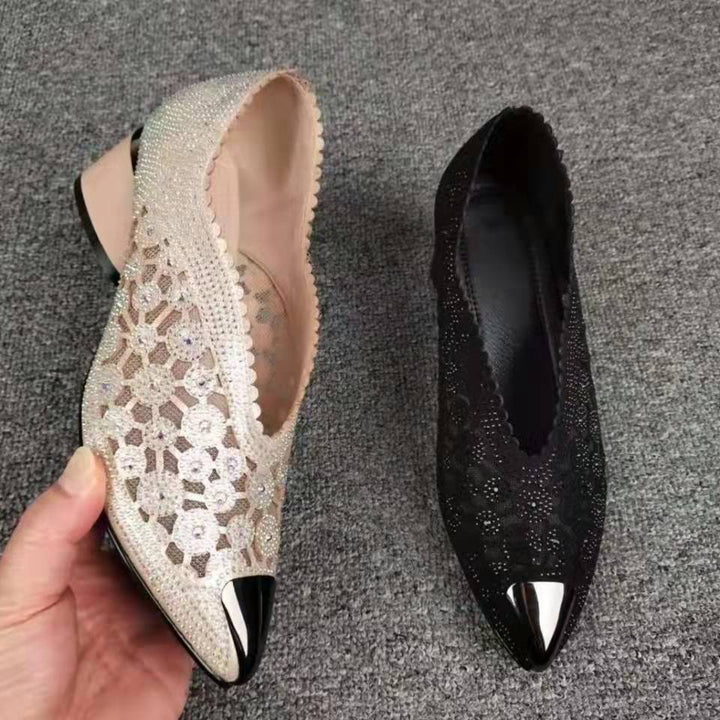 Dame elegante spidse pumps med glitrende strass accenter og moderne blokhæl Stilla
