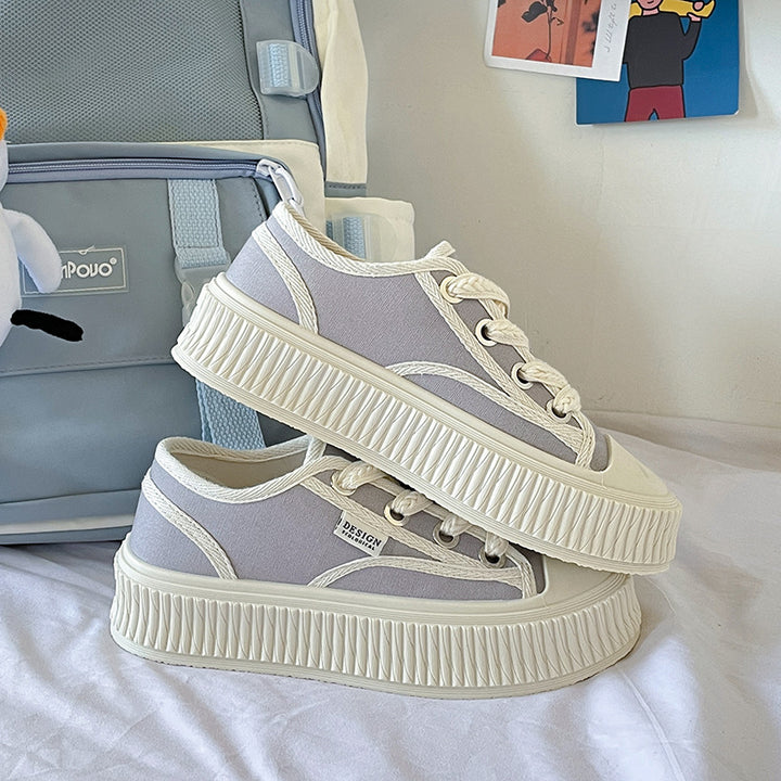 Dame fritidssneakers med elastisk plateau-sål og moderne design Stilla