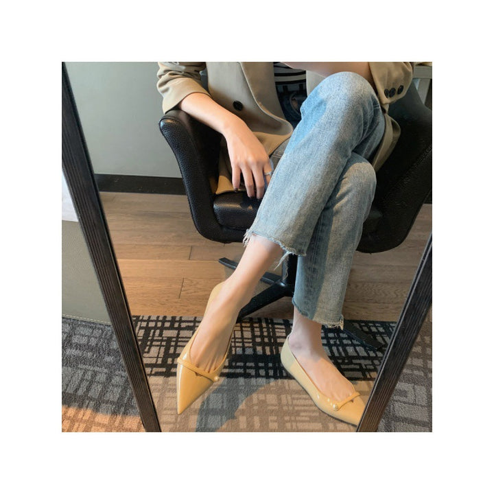Dame elegante spidse ballerinaer med dekorativ perleaccent Stilla