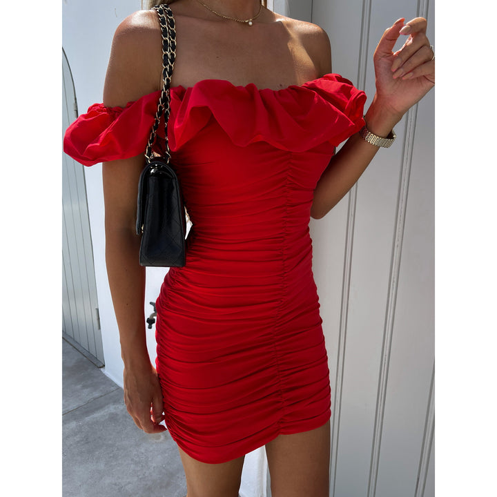 Dame Off-Shoulder Mini-kjole med flæsedetaljer og rynk Stiila