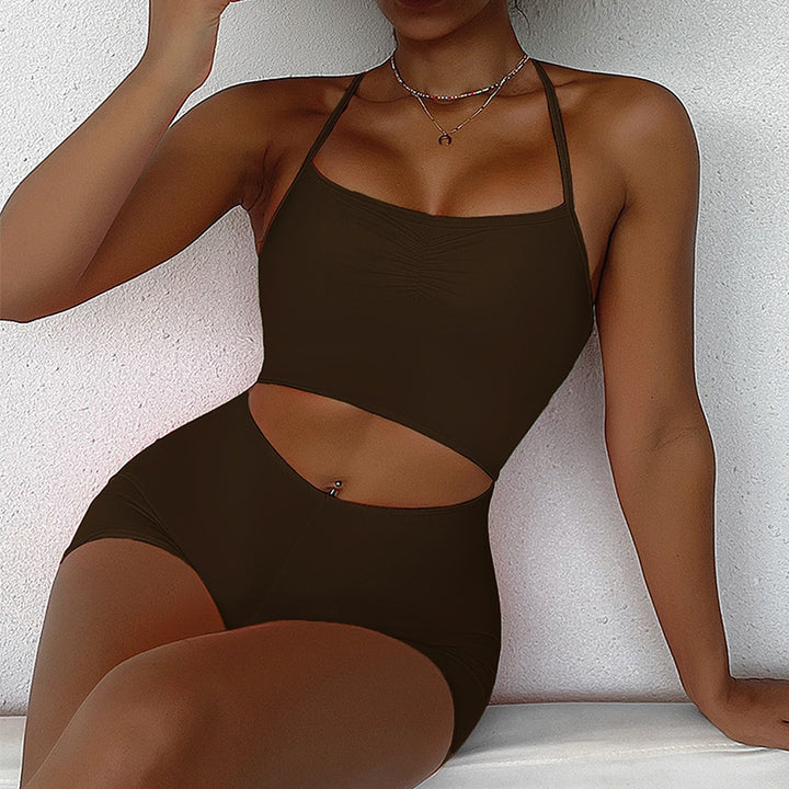 Dame badedragt med moderigtig cut-out og sportligt design Stilla