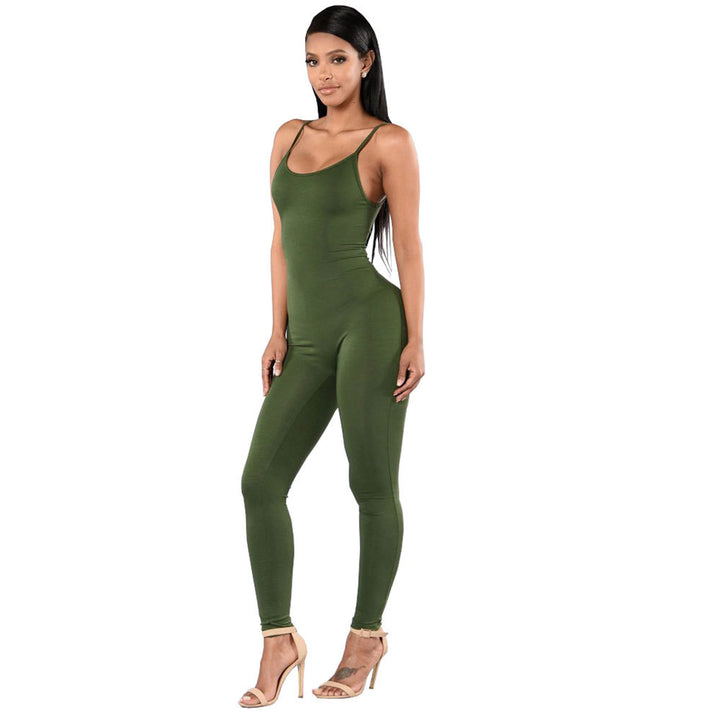 Dame komfortabel og figurformet jumpsuit med smalle stropper Stilla
