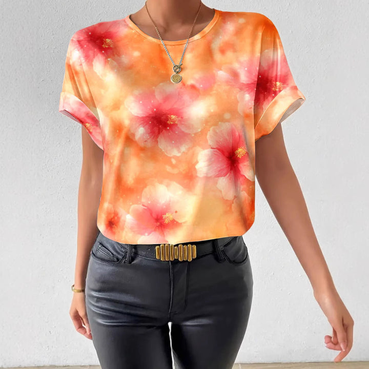 Dame kortærmet t-shirt med blomstret design og komfortabel pasform Stilla