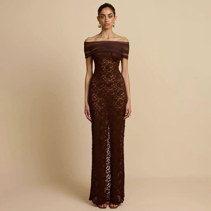 Kvinder Elegant blonde aften kjole med off-shoulder design og sofistikeret slids Skovae