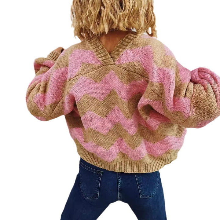 Kvindernes fashionable cardigan med chevron mønster og brede ærmer Stilla
