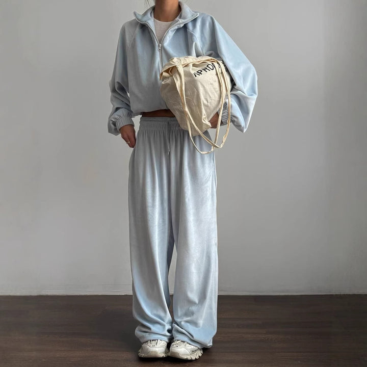Dame Sports Suit Chic & Stylish