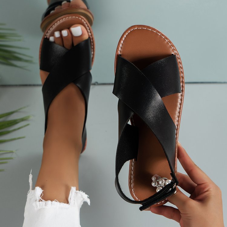 Dame fritids-sandaler med krydset remdesign og behagelig sål Stilla