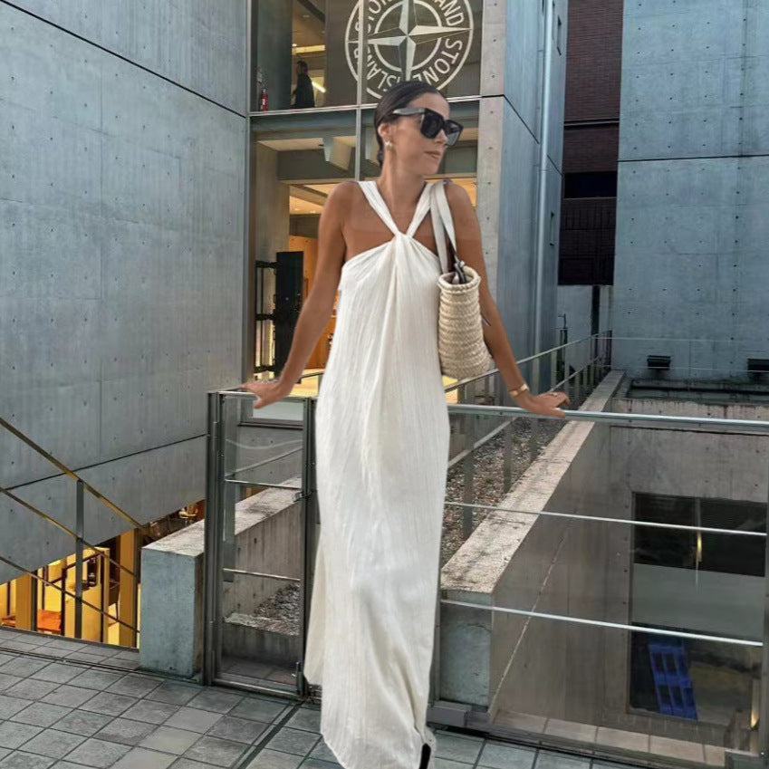 Dame maxikjole med halterneck design og raffineret snit Stilla