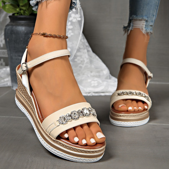 Dame Wedge-sandaler med elegant smykkes accent og komfortabelt fodseng Stilla
