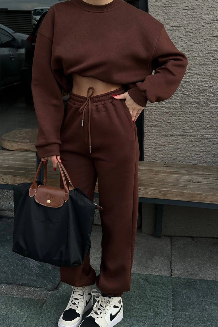 Kvinders stilfulde cropped sweat set Skovae