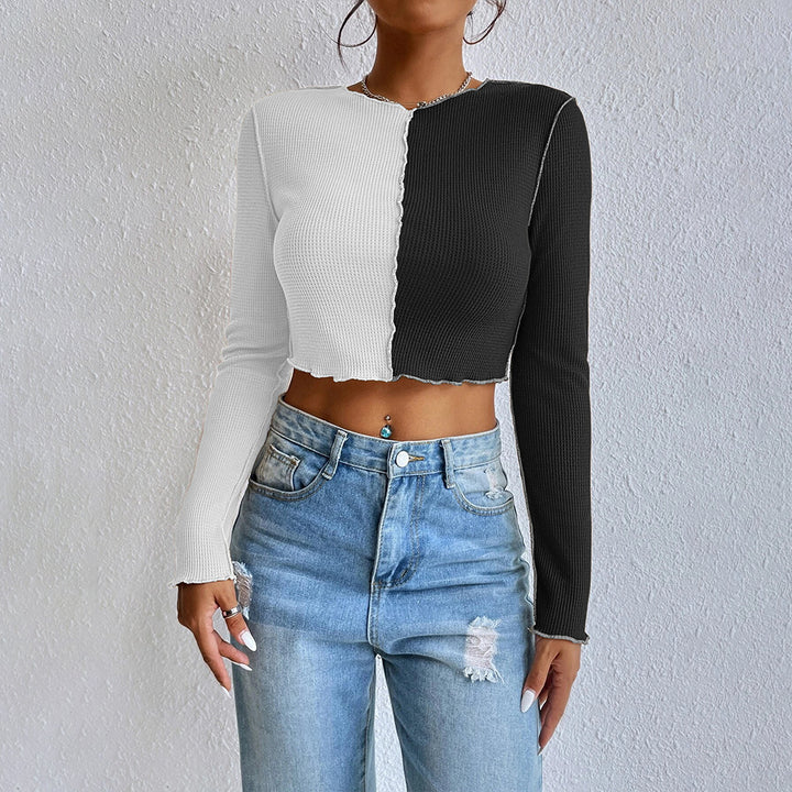 Kvinders cropped langærmet skjorte med to farver og fashionable rib design Stilla
