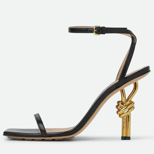 Femme High-Style Remsandaler med skulpturel knudeaccent Stilla