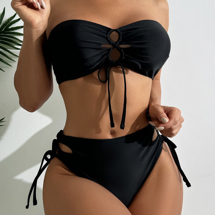 Dame højt skåret bandeau-bikini med elegante rynkeelementer Skovae