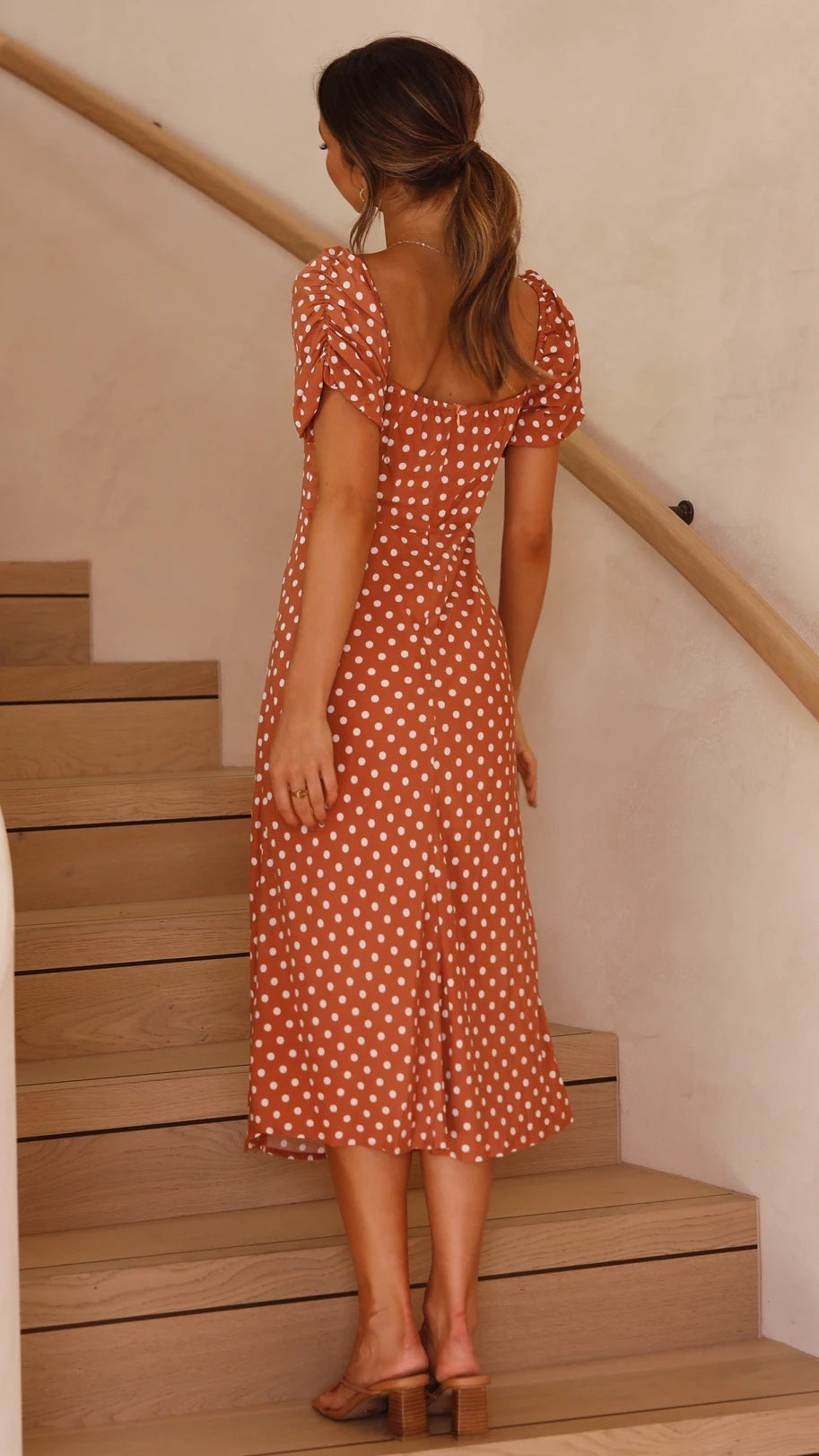Femme Elegante Polka Dot Midi Kjole med Puffærmer Stilla