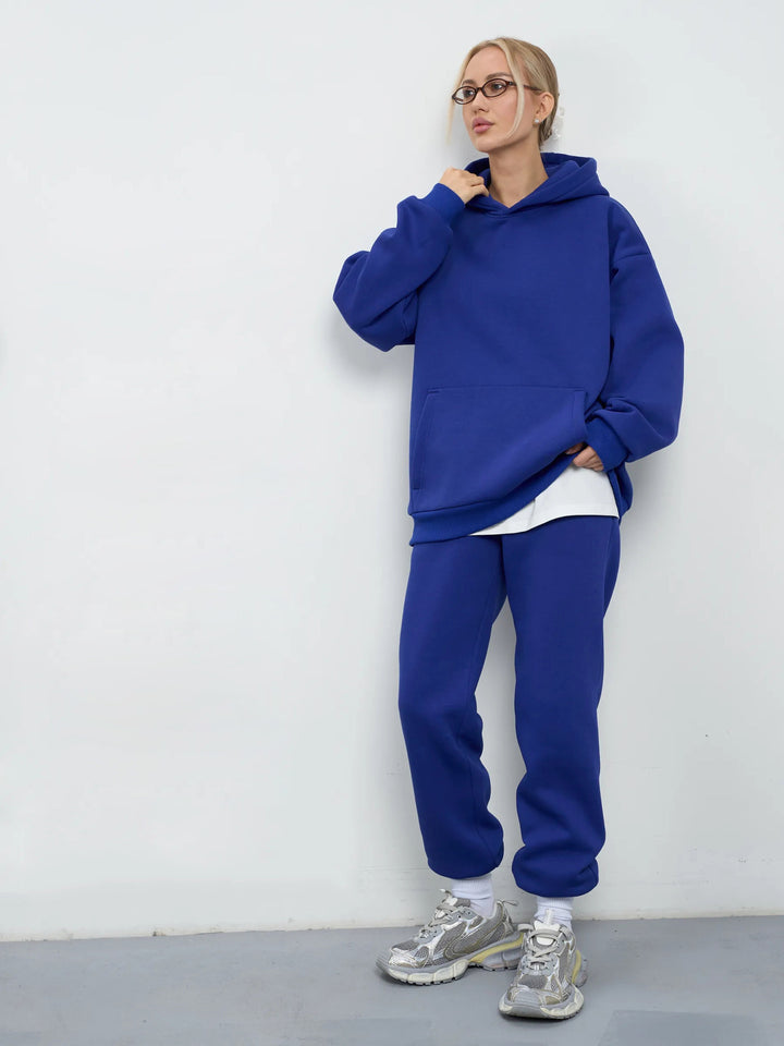 Dame oversized Hoodie og afslappede Sweatpants Stilla